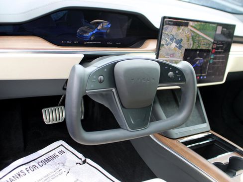 Used 2021 Tesla Model S Plaid image 23