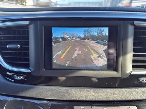 Used 2019 Chrysler Pacifica Touring-L w/ S Appearance Package image 28