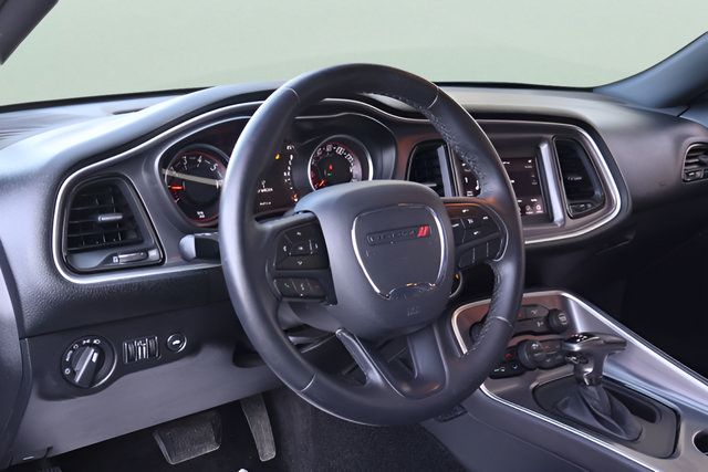 Used 2019 Dodge Challenger SXT RWD image 10