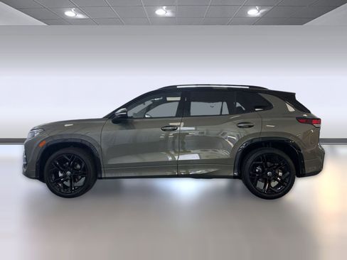 New 2026 Volkswagen Tiguan SE R-Line FWD image 2