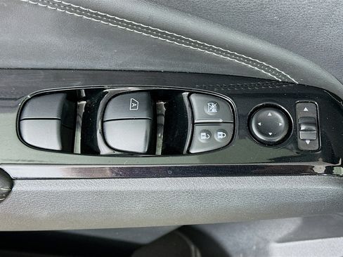 Used 2023 Nissan Altima 2.5 SV w/ SV Premium Package FWD image 15