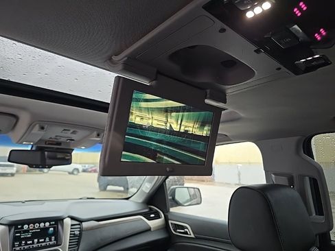 Used 2018 GMC Yukon XL Denali w/ Denali Ultimate Package AWD/4WD image 16