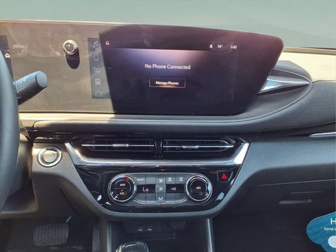 Certified 2025 Buick Envista Sport Touring FWD image 19