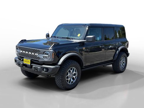 Certified 2025 Ford Bronco Badlands AWD/4WD image 1