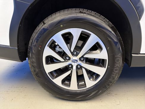 Certified 2025 Subaru Outback Premium image 9