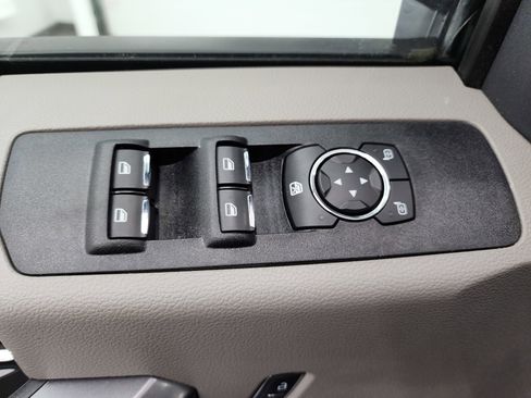 Used 2022 Ford F250 XLT w/ Black Appearance Package image 39