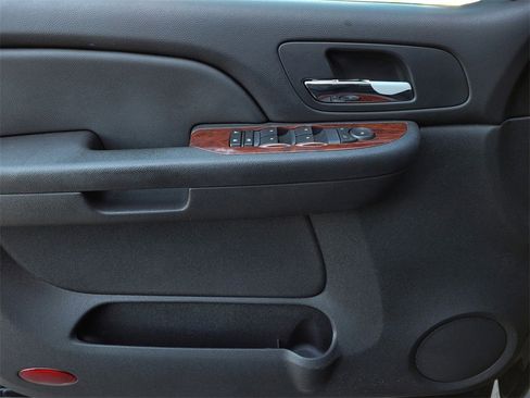 Used 2009 Chevrolet Tahoe LT w/ Convenience Package image 10