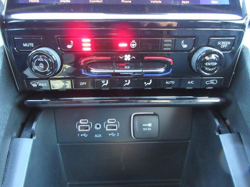 Used 2025 Jeep Grand Cherokee L Limited w/ Trailer Tow Package image 31