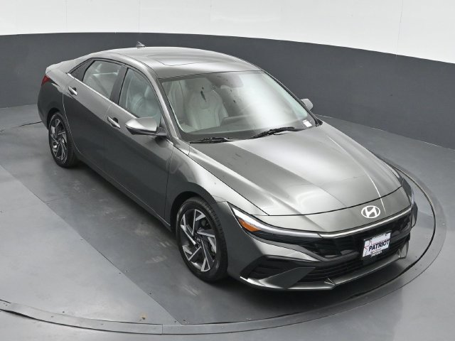 Used 2024 Hyundai Elantra Limited FWD image 38