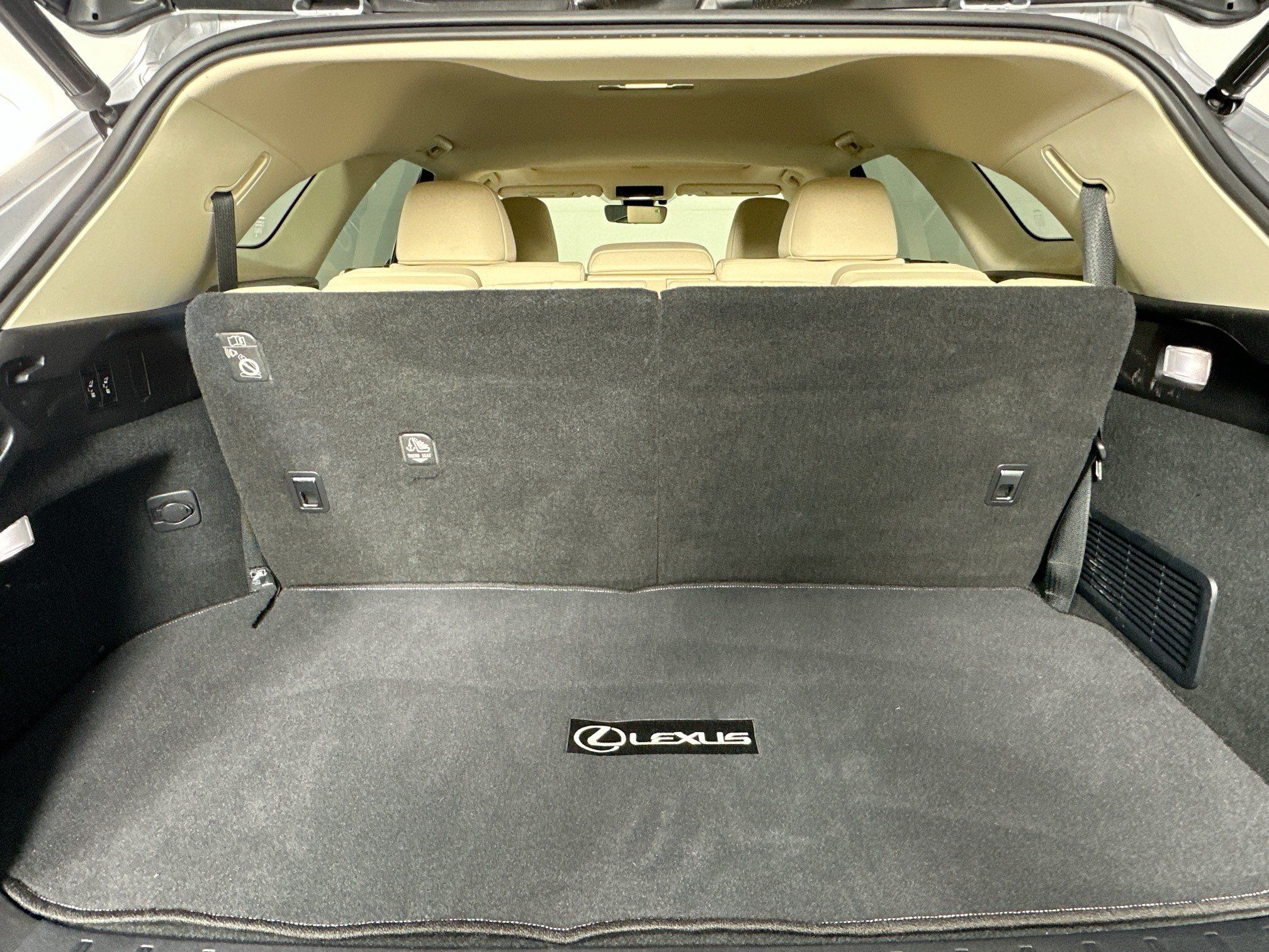 Used 2022 Lexus RX 350L FWD w/ Premium Package image 25
