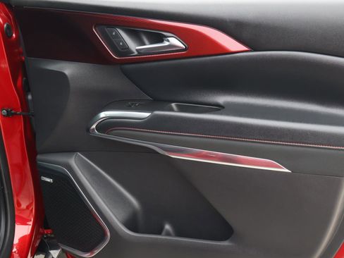 Used 2024 Chevrolet Traverse RS image 18