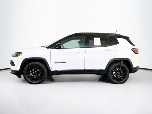 Used 2022 Jeep Compass Altitude w/ Sun and Sound Group image 4