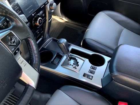Used 2023 Toyota 4Runner SR5 Premium w/ Moonroof Package RWD image 29