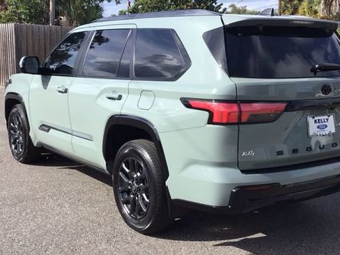 Used 2025 Toyota Sequoia Platinum image 7