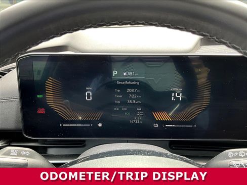 Used 2025 Kia Carnival EX FWD image 12