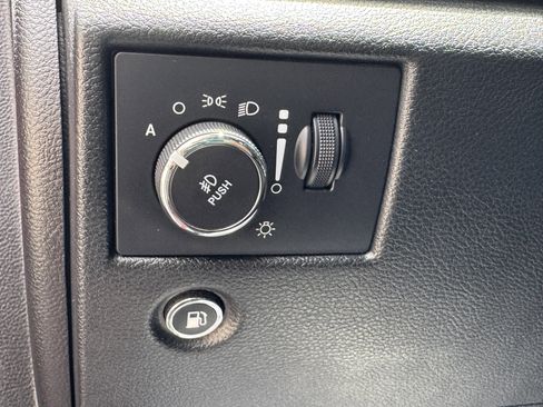 Used 2022 Jeep Grand Cherokee Laredo X AWD/4WD image 15