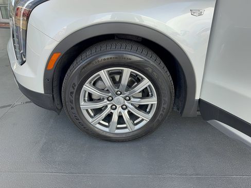 Used 2023 Cadillac XT4 Premium Luxury w/ Technology Package FWD image 33