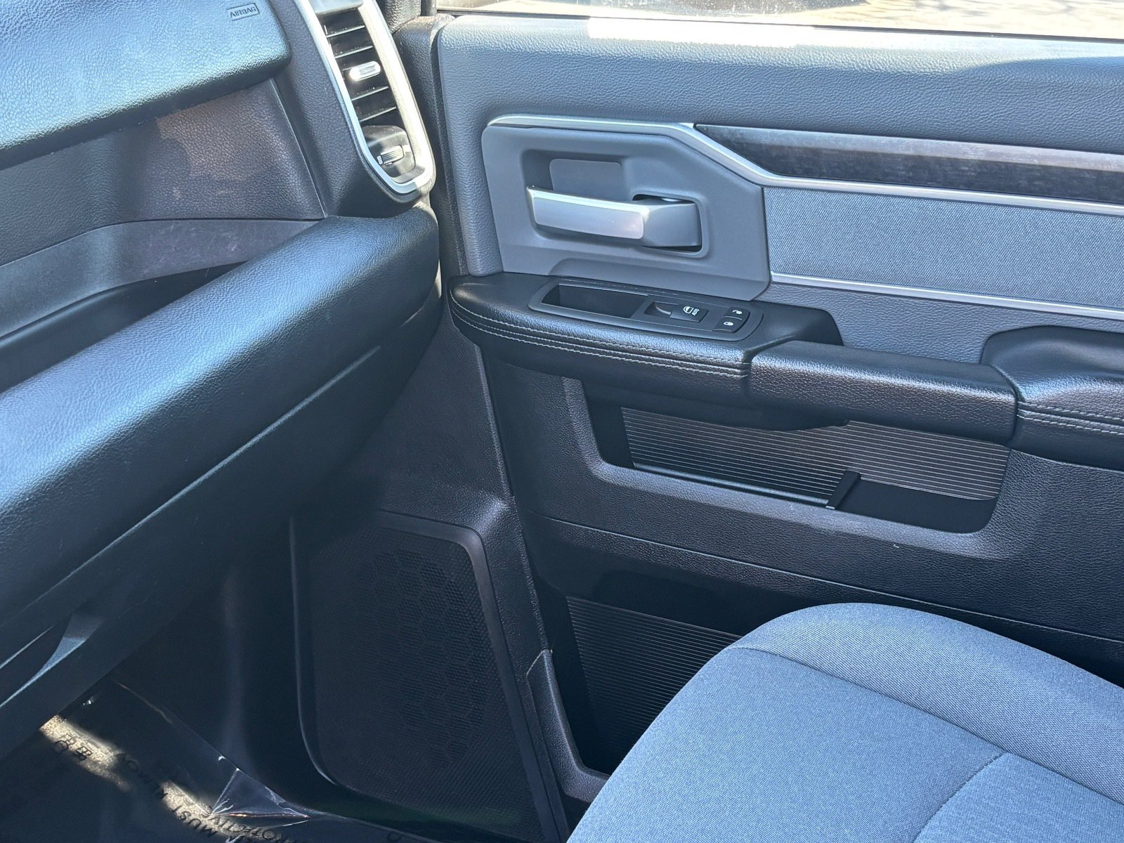Used 2022 RAM 2500 Big Horn w/ Cold Weather Group AWD/4WD image 19