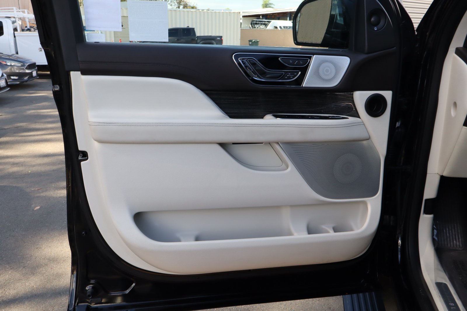 Used 2023 Lincoln Navigator Black Label AWD/4WD image 19