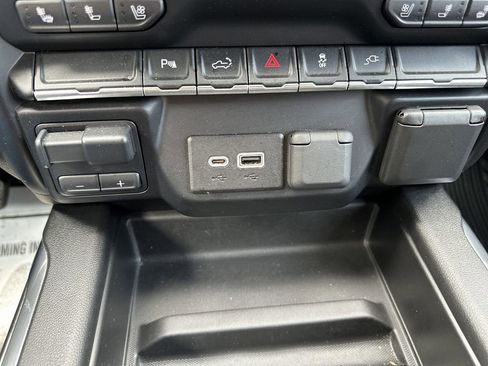 Used 2020 Chevrolet Silverado 2500 LTZ w/ LTZ Convenience Package RWD image 21