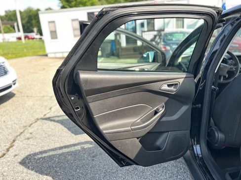 Used 2017 Ford Focus SE image 20