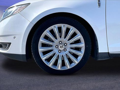 Used 2013 Lincoln MKS AWD image 35