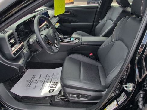 Certified 2025 Toyota Crown Signia AWD/4WD image 18