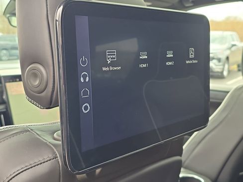 Used 2025 GMC Yukon AT4 Ultimate w/ LPO, Floor Liner Package image 34