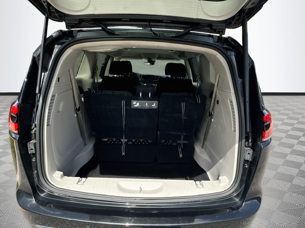Used 2021 Chrysler Pacifica Touring FWD image 27