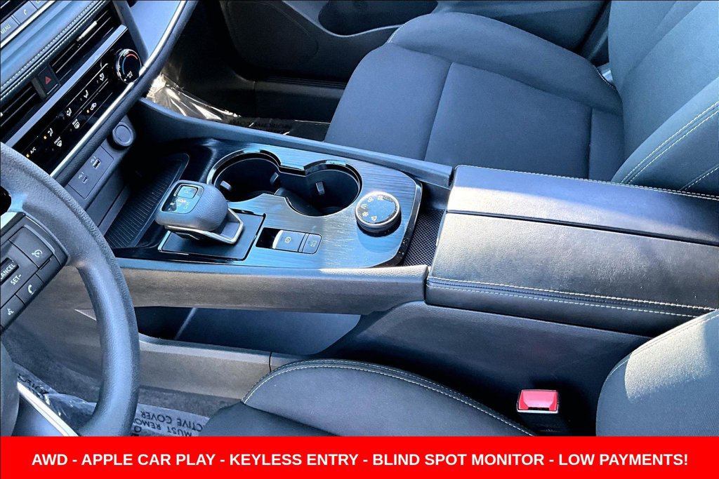 Used 2023 Nissan Rogue S AWD/4WD image 17