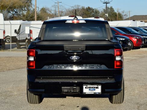 New 2026 Ford Maverick Lobo image 5