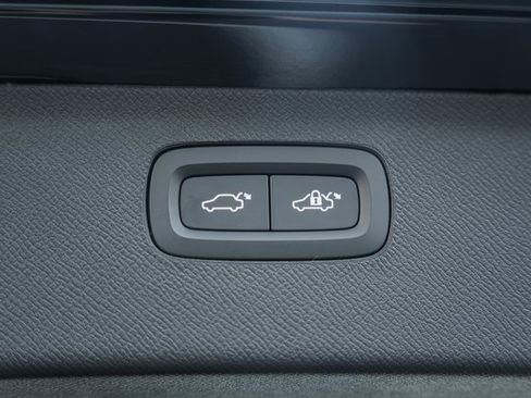 New 2026 Volvo XC90 B6 Ultra w/ Protection Package image 17