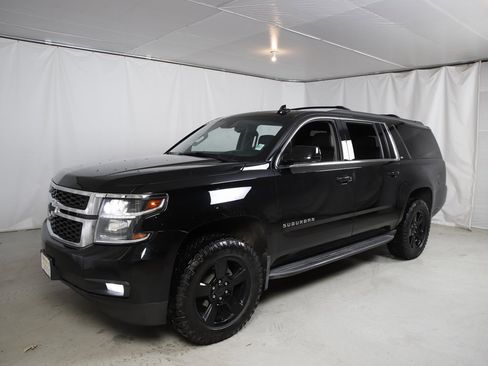 Used 2018 Chevrolet Suburban LT image 22