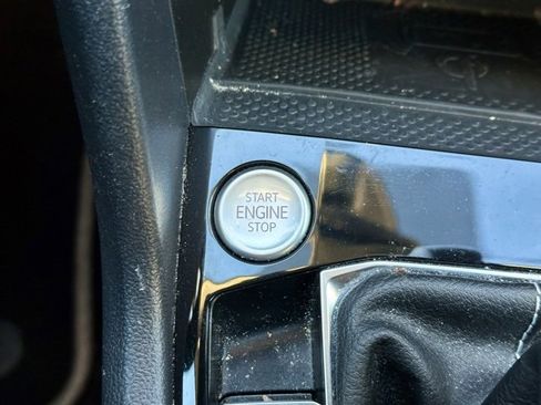 Certified 2023 Volkswagen Taos SEL image 31