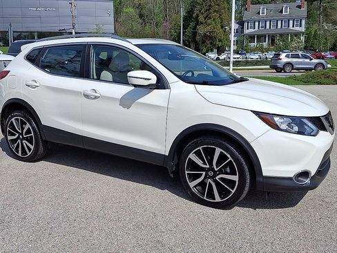 Used 2019 Nissan Rogue Sport SL w/ Premium Package AWD/4WD image 2