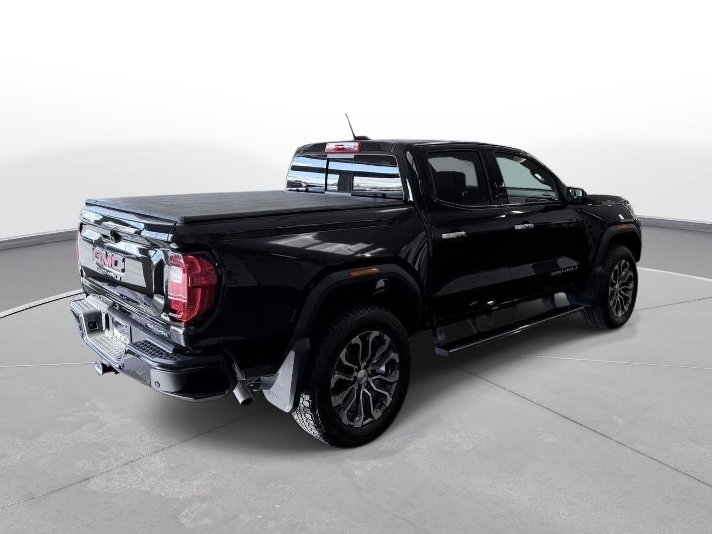 Used 2023 GMC Canyon Denali AWD/4WD image 11