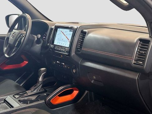 Used 2024 Nissan Frontier Pro-X RWD image 24