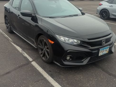 Used 2017 Honda Civic Sport image 2