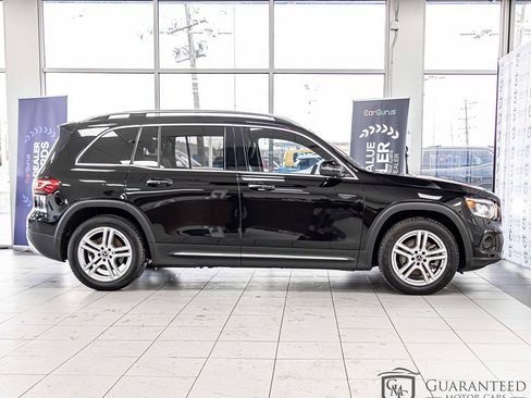 Used 2021 Mercedes-Benz GLB 250 4MATIC w/ Premium Package image 9