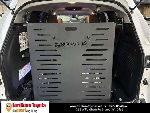 Used 2026 Toyota Sienna LE FWD image 14