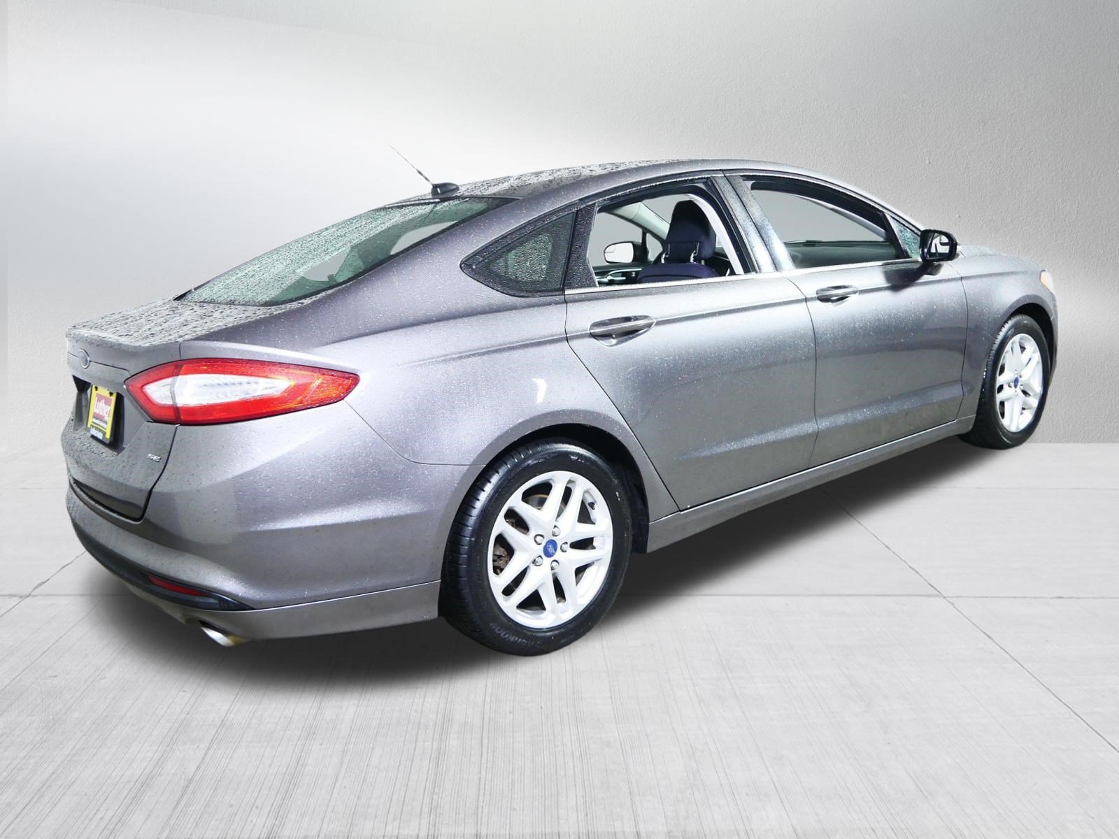 Used 2013 Ford Fusion SE FWD image 7