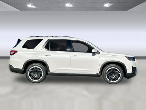 New 2026 Honda Pilot Touring image 7
