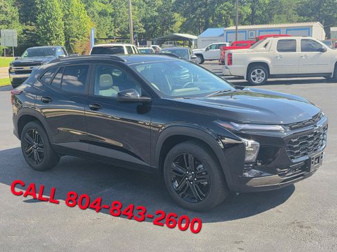 Used 2025 Chevrolet Trax ACTIV w/ Sunroof Package FWD image 5