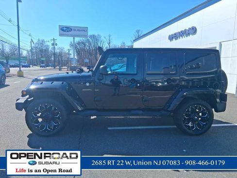 Used 2014 Jeep Wrangler Unlimited Sahara w/ Dual Top Group image 4