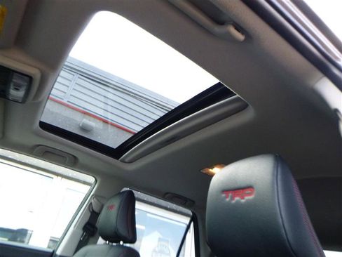 Used 2021 Toyota 4Runner TRD Off-Road Premium w/ Moonroof Package AWD/4WD image 16