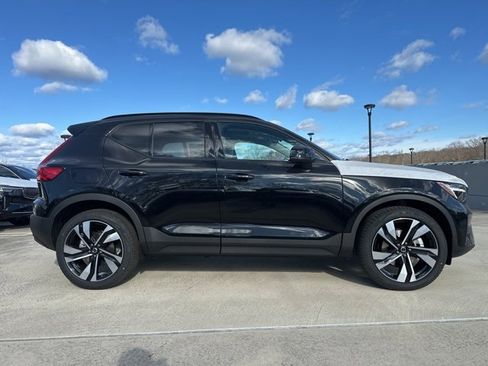 New 2026 Volvo XC40 B5 Ultra w/ Climate Package image 8