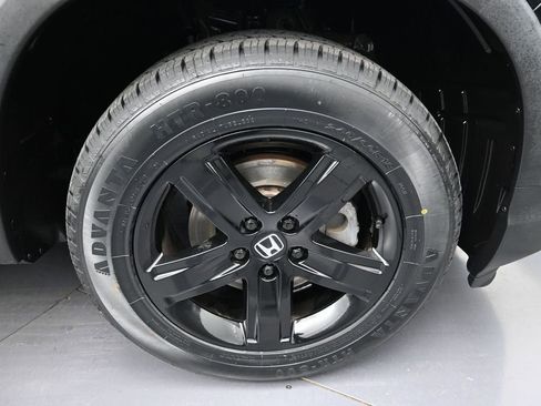 Used 2023 Honda Ridgeline Black Edition image 9