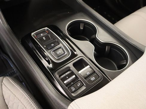 Used 2023 Honda Pilot LX image 7