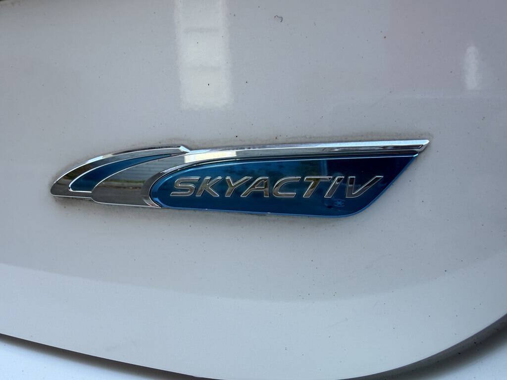 Used 2012 MAZDA MAZDA3 i Touring FWD image 10