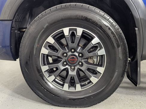 Used 2023 Nissan Titan PRO-4X w/ Pro-4x Convenience Package AWD/4WD image 11